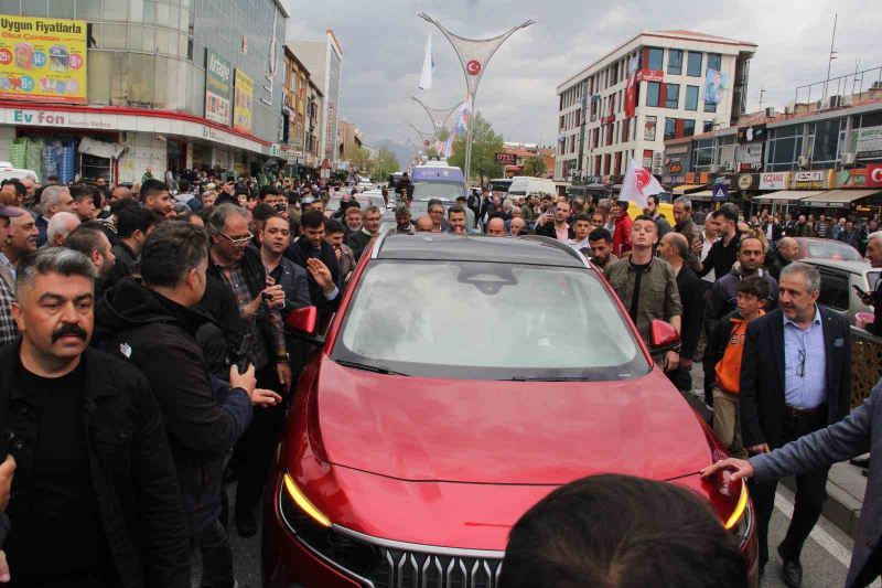 Türkiye’nin yerli otomobili TOGG Erzincan’da yoğun ilgi gördü
