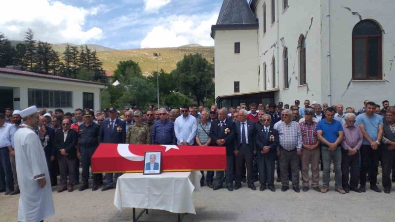 Kıbrıs Gazisi son yolculuğuna uğurlandı
