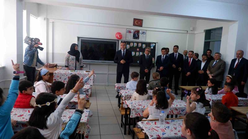 Erzurum’da karne heyecanı
