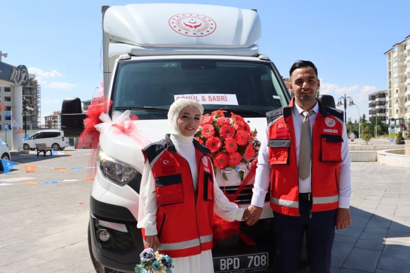 Mobil Sosyal Hizmet Aracı gelin arabası oldu
