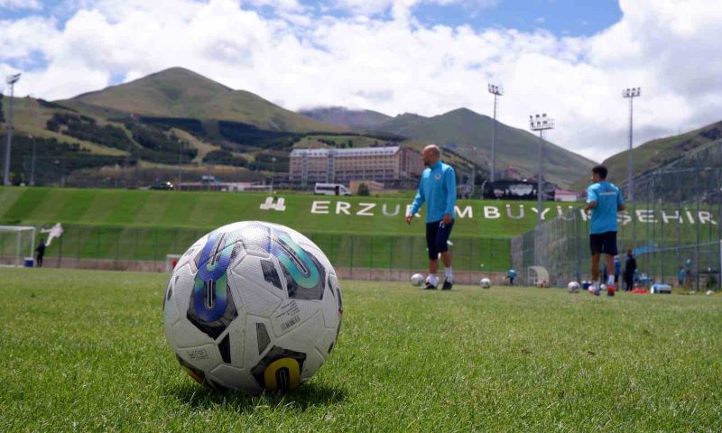 Palandöken, futbol takımlarının gözde kamp merkezi oldu
