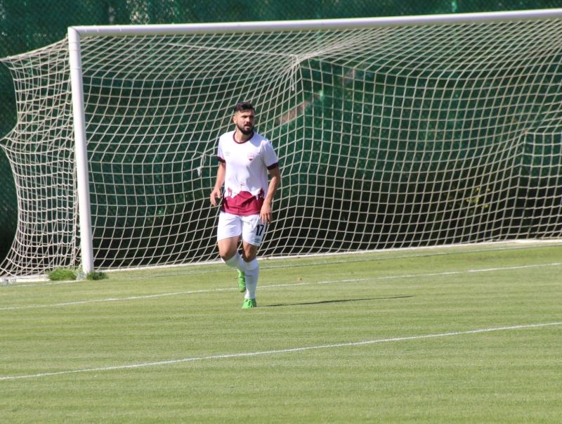 23 Elazığ FK’nın futbolcusu Özcan Şahan, Süper Lig’e transfer oldu
