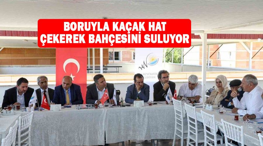 Boruyla kaçak hat çekerek bahçesini suluyor