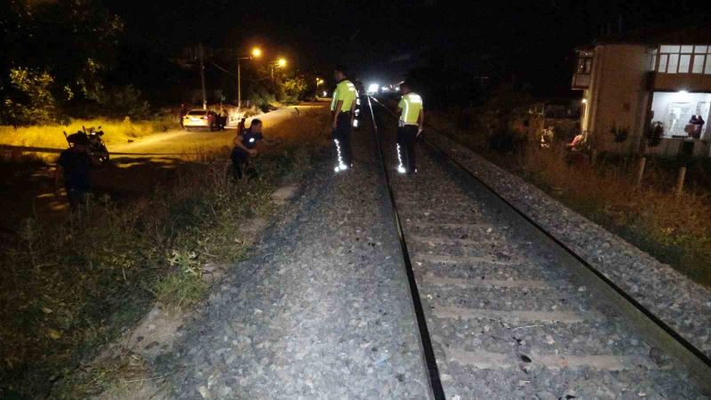 Elazığ’da trenin çarptığı kadın ve çocuk yaralandı
