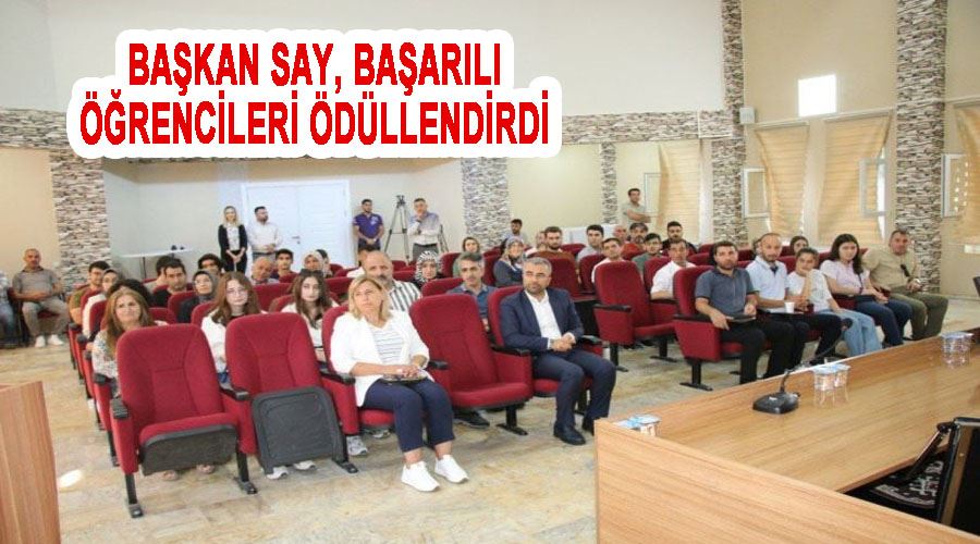 Başkan Say, başarılı öğrencileri ödüllendirdi