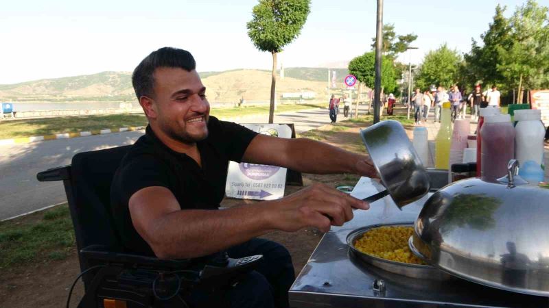 Hastalığı çalışmasına engel olmadı
