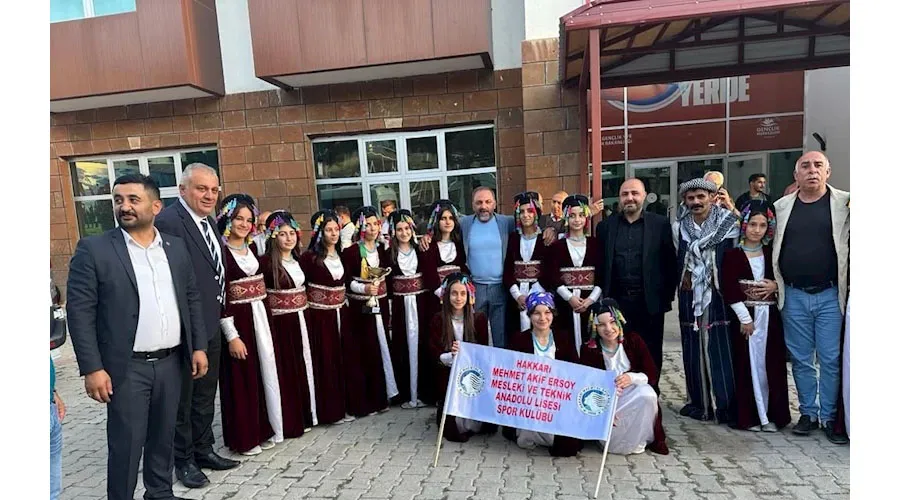 Hakkari halk oyunları ekipleri 2 dalda bölge birincisi oldu