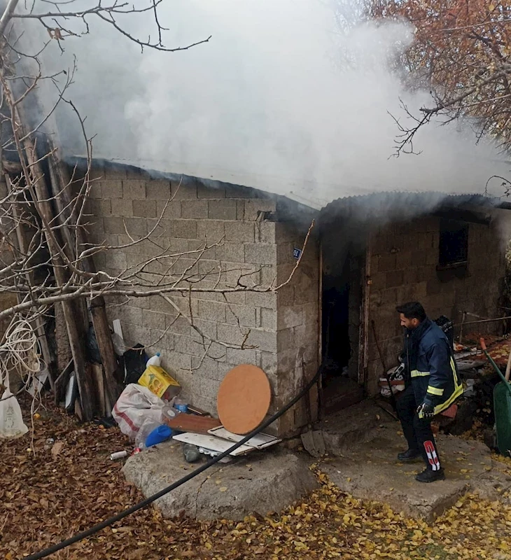 Van’da tandır evi yangını