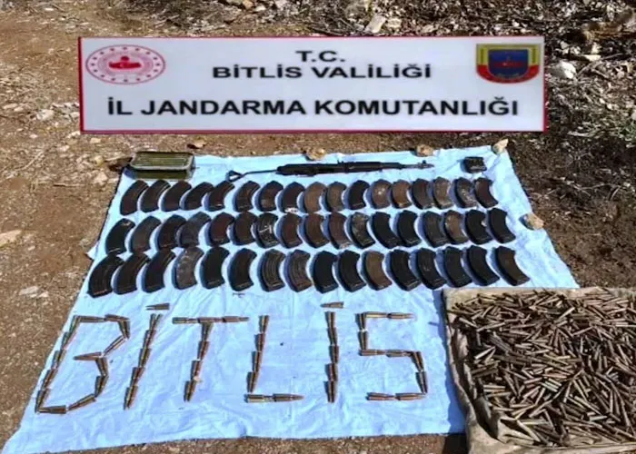 Bitlis’te silah ve çok sayıda mühimmat ele geçirildi