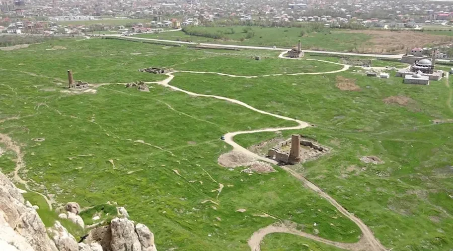 Eski Van Şehri’ndeki tarihi yapılar ayağa kaldırılıyor