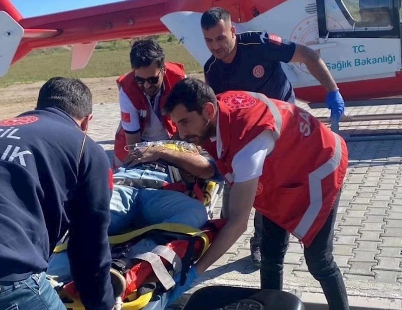 Erciş’te ayağı kırılan vatandaş için ambulans helikopter havalandı