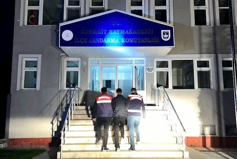 Van’da değişik suçlardan aranan 19 kişi tutuklandı