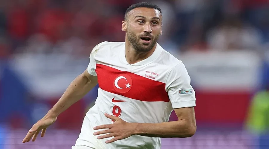 Sarı-Lacivertlilerin Yeni Forvet Gücü: Golcü Cenk Tosun, Fenerbahçe İle Resmen İmzaladı!