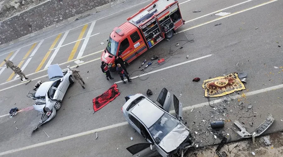 Van Trafiği Alarm Veriyor: Yarım Yılda 830 Kaza, 6 Can Kaybı!