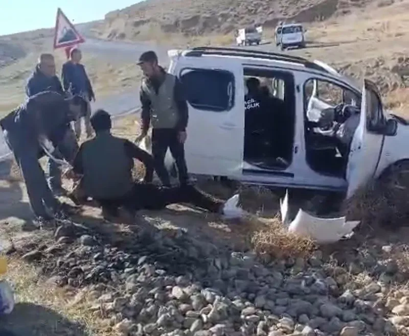 Başkale’de trafik kazası: 4 yaralı