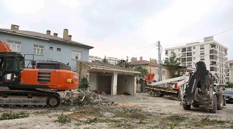 Terzioğlu Caddesi’ndeki çalışmalarda imar planı uygulanıyor