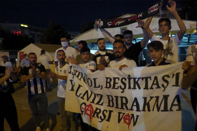 Çarşı Van: ‘Aşı ol, Beşiktaş’ı Yalnız bırakma’