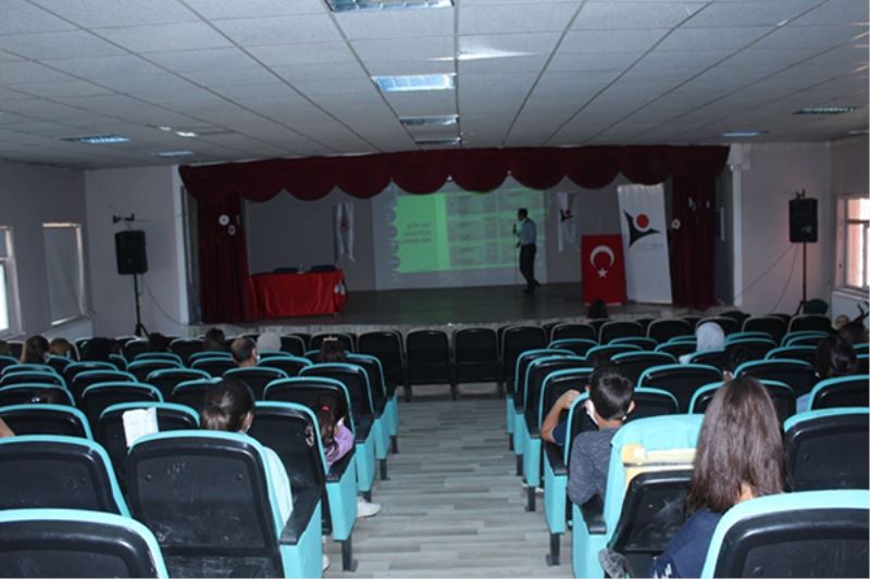 Öğretim üyelerinden öğretmenlere seminer