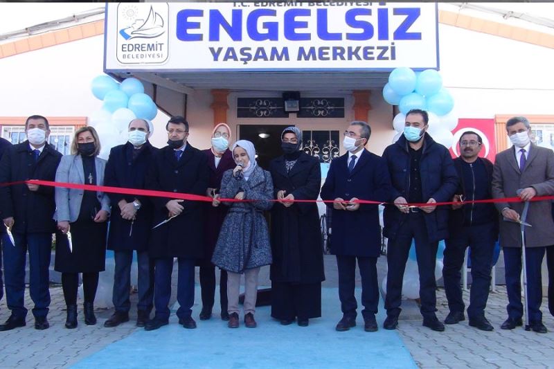 Edremit Engelsiz Yaşam Merkezi açıldı