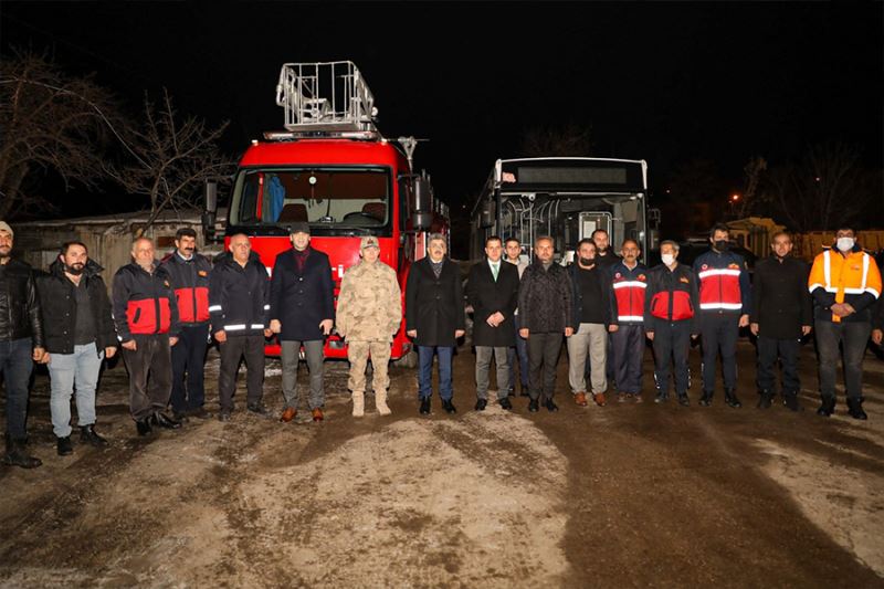 Van Valisi Bilmez, yeni yıla nöbette olan güvenlik güçleriyle girdi