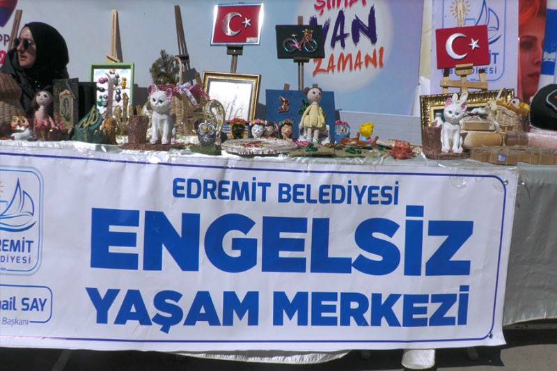 Edremit Belediyesi, Shopping Fest etkinlikleri çerçevesinde sergi açtı