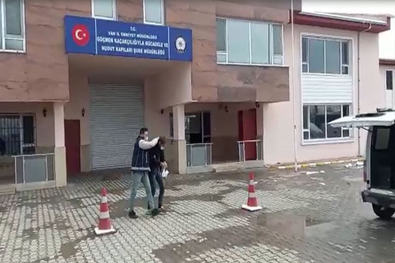 Van’da 2 metruk yapı yıktırıldı, 4 organizatör tutuklandı