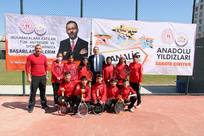 Van’da Analig Tenis Grubu müsabakaları başladı